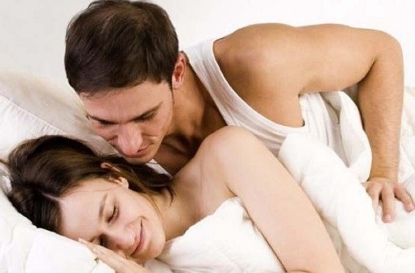 Thay vì quan tâm đến việc“Có nên quan hệ khi mang thai không?” thì mẹ bầu nên quan tâm đến tư thế quan hệ trong những tháng cuối thai kỳ